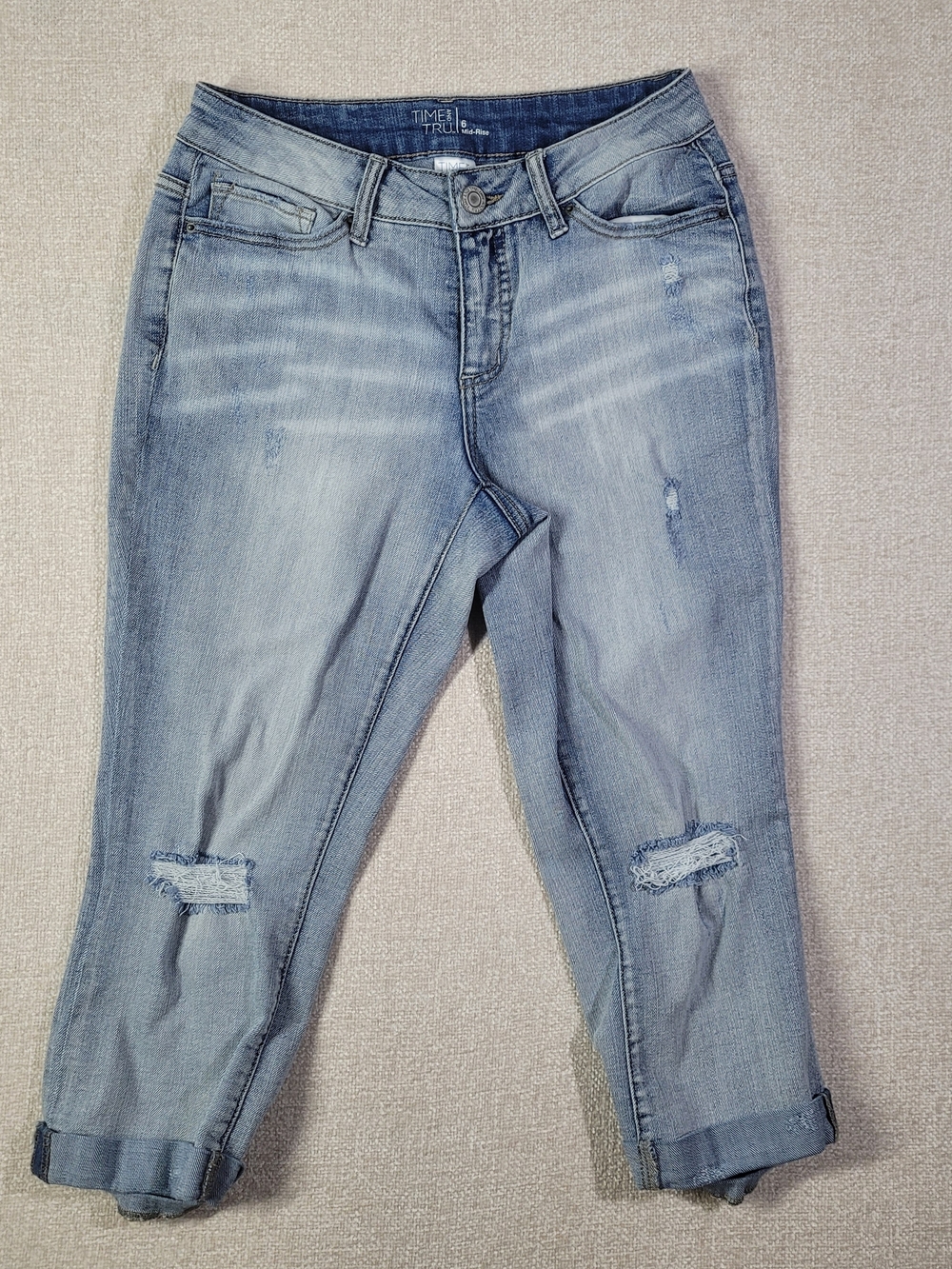 Time and Tru Light Blue Distressed Cropped Jeans